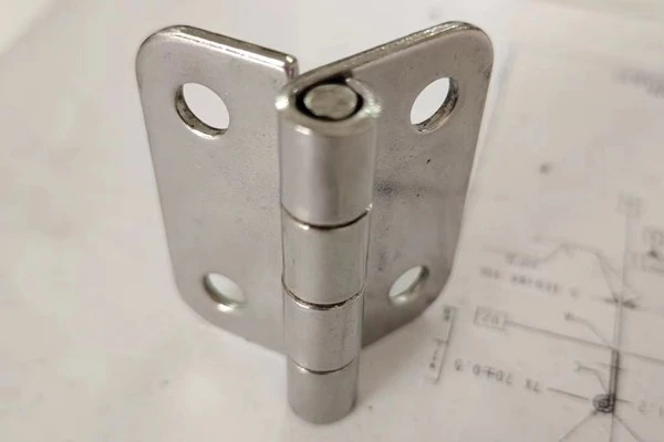 Durable Hinges With Large Angles